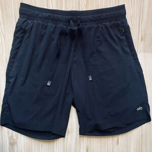 ALO Yoga Men's M Black Athletic Drawstring Training Shorts with Brief